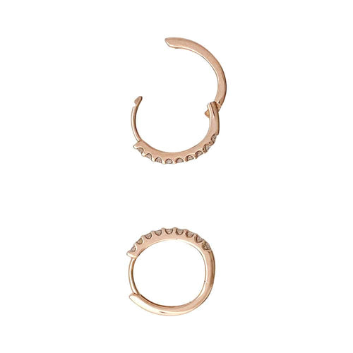 Paire de petites créoles en or rose, diamants. 58 Facettes 34289