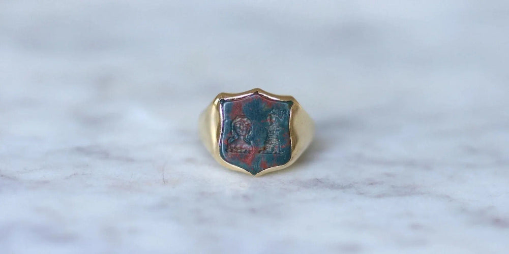 Bague Bague Chevalière Intaille Jaspe Sanguin Or Jaune 58 Facettes