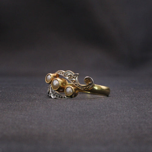Bague Bague trilogie de perles fines et diamants sertie sur or jaune et blanc 58 Facettes