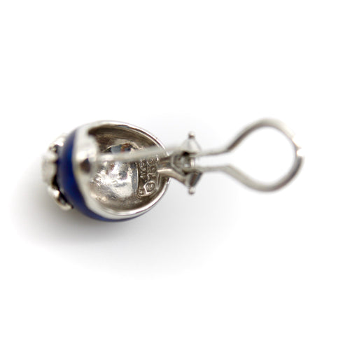 Boucles d'oreilles Boucles d'oreilles en or blanc 18 carats, émail Hidalgo, fleur de lys et diamants 58 Facettes
