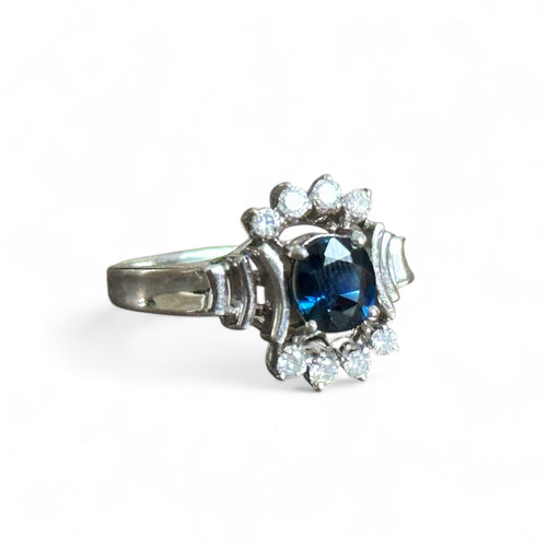 Bague 54 Bague Marguerite en or blanc, saphir 58 Facettes 147