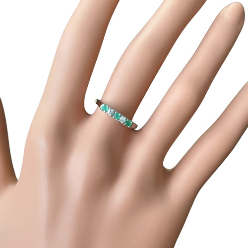 Bague 52 Bague émeraudes et diamants en or blanc 18 carats 58 Facettes 348