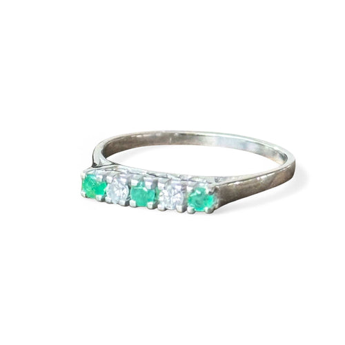 Bague 52 Bague émeraudes et diamants en or blanc 18 carats 58 Facettes 348