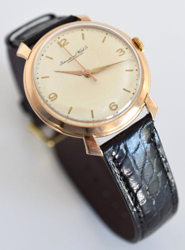 Montre Montre homme IWC Jumbo "Shark Fin", or rose 18 carats, calibre 89, vers 1959 58 Facettes IWC-300