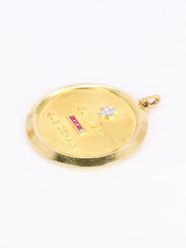 Pendentif Medaille Amour Augis JUMBO Plus qu'hier moins que demain or jaune diamants rubis 58 Facettes 1099.9