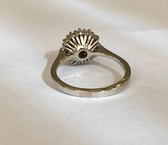 Bague 49.5 Bague de fiançailles vintage en or blanc avec rosette et diamants 58 Facettes