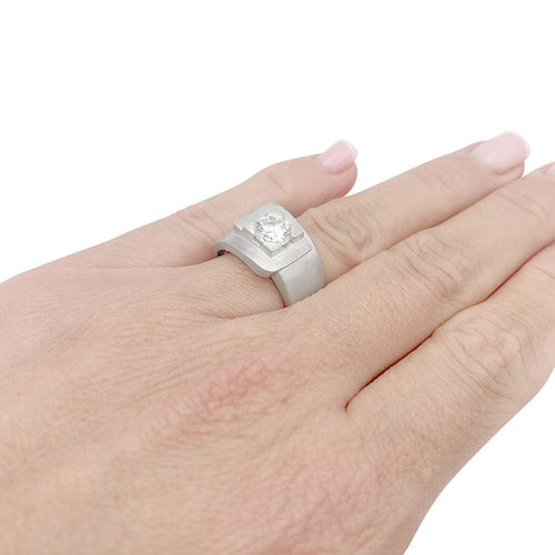 Bague 52 Bague moderniste en or blanc, diamant. 58 Facettes 33844