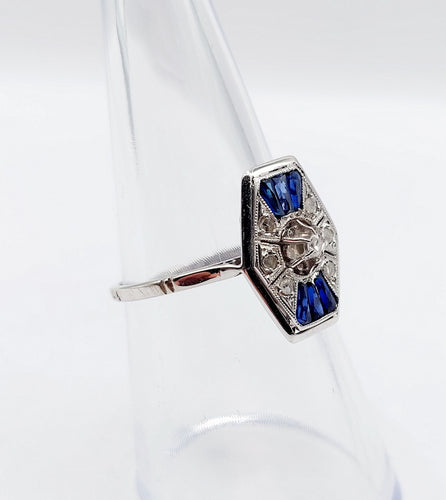 Bague 54 Bague marquise art deco or blanc 18k et platine ornée de diamants taille roses et de saphir calibrés dans une monture géométrique 58 Facettes A04970