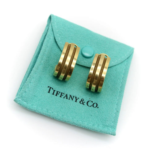 Boucles d'oreilles Boucles d'oreilles créoles Atlas vintage en or 18 carats de Tiffany & Co. 58 Facettes