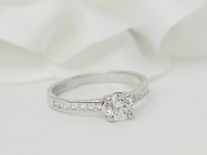 Bague 52 Bague solitaire en or blanc et diamant 0.48ct 58 Facettes 26142