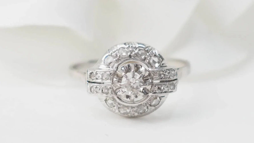 Bague 54 Bague Art Déco or blanc et diamants 58 Facettes 33025