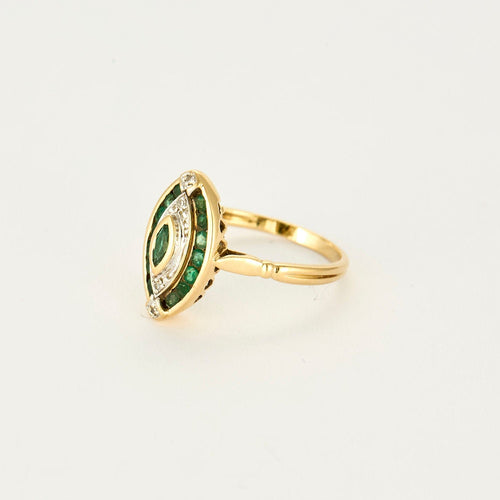Bague 57 Bague or jaune, émeraude et diamants 58 Facettes THI02131