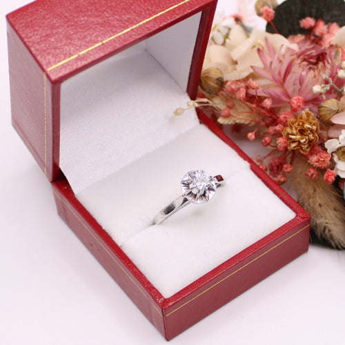 Solitaire ancien or blanc diamant chaton soleil
