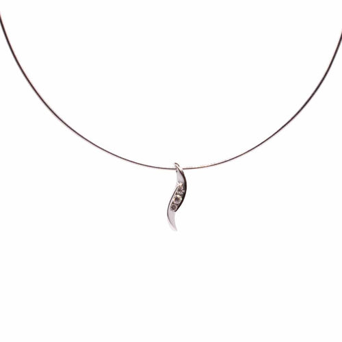 Collier Collier or blanc avec pendentif forme vague serti de diamants 58 Facettes