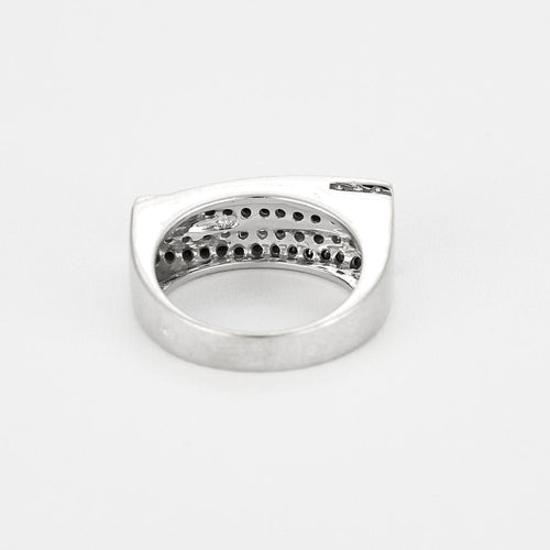 Bague 53 Bague moderniste en or blanc et diamants noirs et blancs 58 Facettes B240206