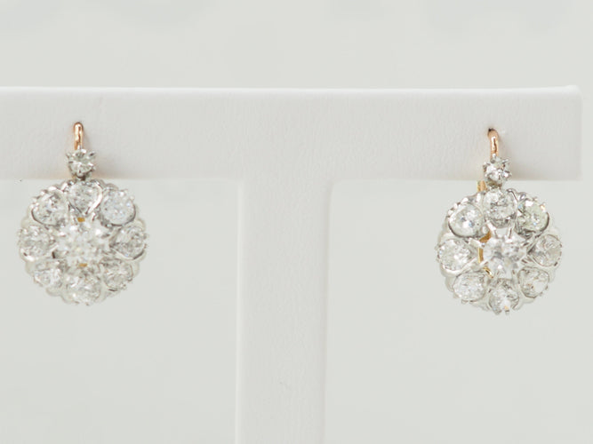 Boucles d'oreilles Boucles d'oreilles dormeuses en or jaune et diamants 58 Facettes 33424