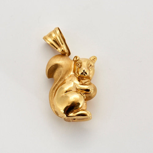 Pendentif Pendentif or jaune écureuil 58 Facettes LP482