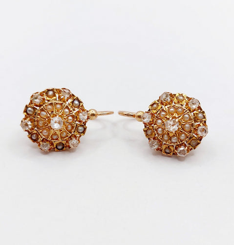Boucles d'oreilles Dormeuses marguerite antique or rose 18k diamants et perles (circa 1900) 58 Facettes A06102
