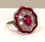 Bague 51 Bague marguerite en or blanc 18 carats en rubis et diamants 58 Facettes AB215