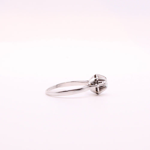 Solitaire ancien or blanc diamant chaton soleil