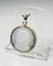 Pendentif Médaille en nacre, or, entourage de perles 58 Facettes 224