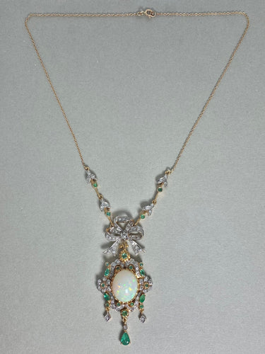 Collier Collier en or jaune argents diamants émeraudes opale 58 Facettes