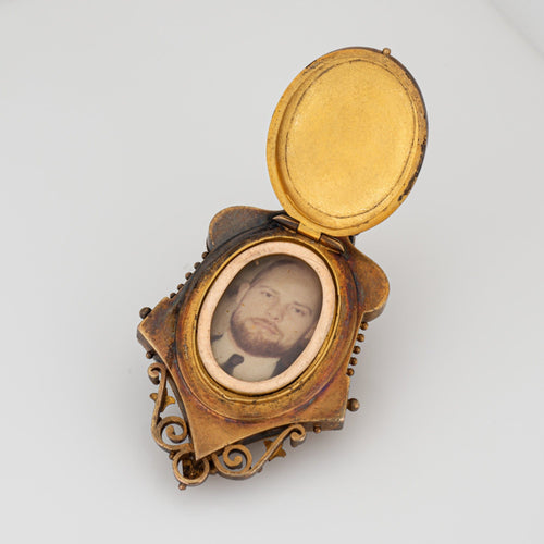 Pendentif Grand médaillon victorien antique en or jaune 14 carats avec pendentif en diamant et papillon 58 Facettes G13632