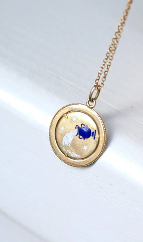 Pendentif Pendentif médaille astrologique Verseau, or et émail 58 Facettes