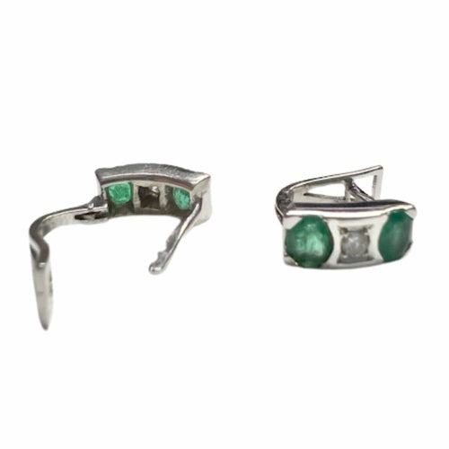Boucles d'oreilles BOUCLES D'OREILLES AU DESIGN CONTEMPORAIN DU XXE SIÈCLE EN OR 18 KT AVEC DIAMANTS ET ÉMERAUDES 58 Facettes Q96B