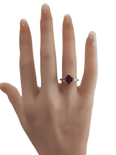 Bague 52 Bague saphir ovale entourée de diamants en or gris 18k 58 Facettes LP1805