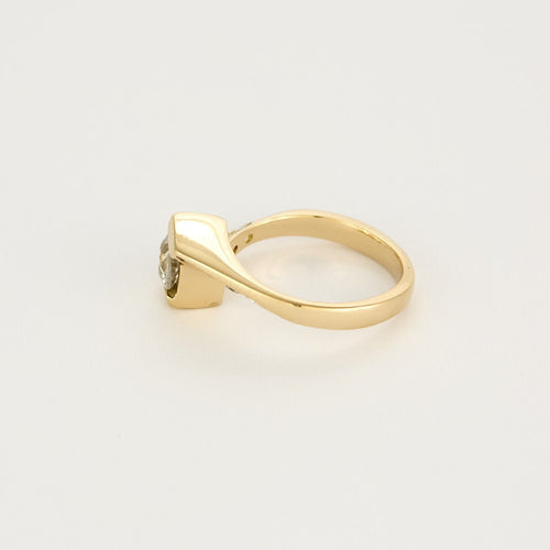 Bague 52 Bague asymétrique en or jaune et diamants 58 Facettes DRE1847