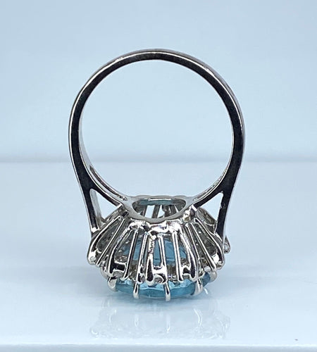 Bague 49 Bague en or blanc 18 carats, aigue marine et diamants 58 Facettes AB495