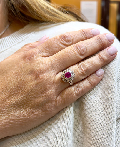 Bague 52 Bague en or blanc diamants et rubis 58 Facettes