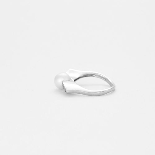 Bague 54 Bague diamants et perle 58 Facettes 2518
