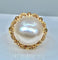 Bague 52 Bague et boucles d’oreilles en or jaune 18 carats et perles mabé. 58 Facettes AB309