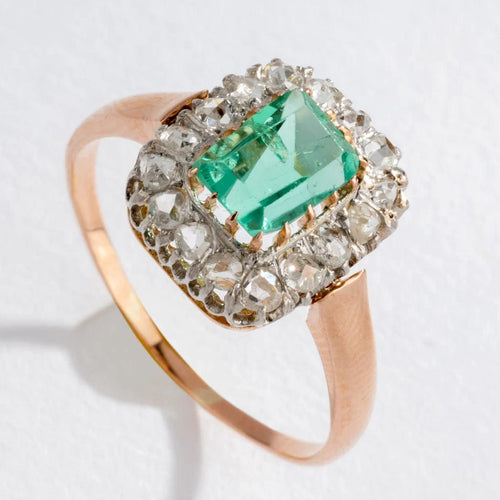Bague Bague entourage émeraude et diamant. 58 Facettes 1