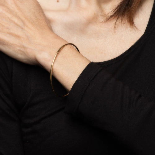 Bracelet Tiffany & Co 2 mm Bracelet Bracelet Estate 18k Jujoux en or jaune fine 58 Facettes G13647