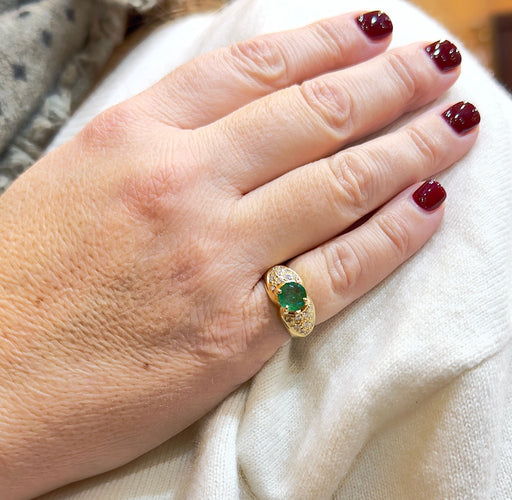 Bague 50 Bague en or jaune, émeraude et diamants 58 Facettes
