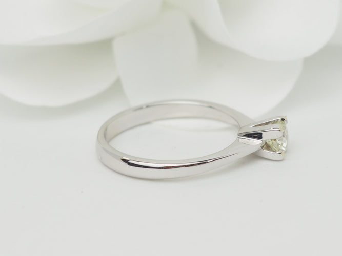Bague 54 Bague solitaire en or blanc et diamant 0.41 ct 58 Facettes 31200
