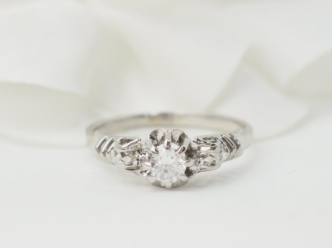 Bague 53.5 Bague solitaire en or blanc et platine, diamant 0,23ct 58 Facettes 33120