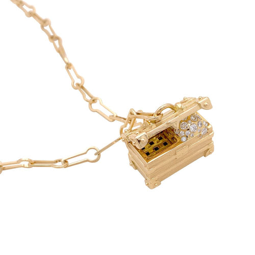 Collier Sautoir Louis Vuitton "Malle" or jaune, diamants. 58 Facettes 33926