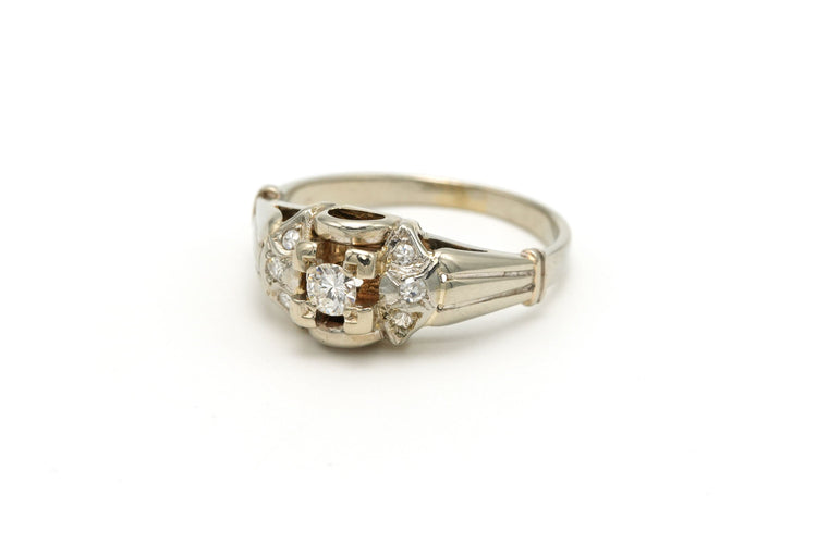 Bague 56 Bague Art Déco en or blanc sertie de diamants 58 Facettes 19785