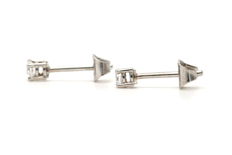 Boucles d'oreilles Boucles d'oreilles - Contemporaines serties de diamants en or blanc 18 carats 58 Facettes 23333