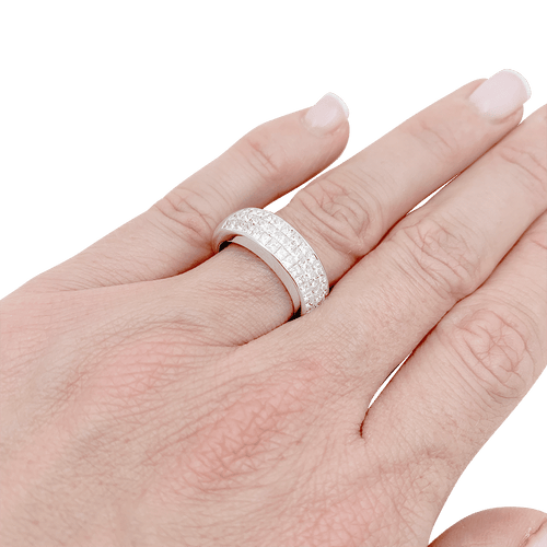 Bague 53 Bague pavage or blanc, diamants princesse. 58 Facettes 33993