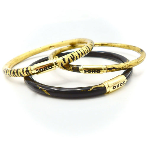 Bracelet SOHO 18K Gold Black Enamel Calligraphic Stripe Bangle Bracelet 58 Facettes