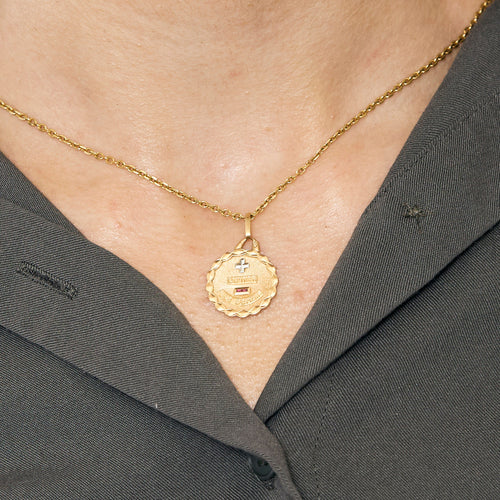 Pendentif AUGIS - Médaille or jaune, rubis de synthèse et diamants 58 Facettes DIE1211