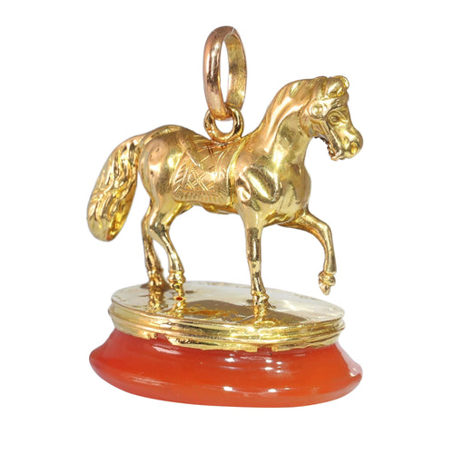 Pendentif sceau pendentif cheval en or vintage 58 Facettes 24106-0277