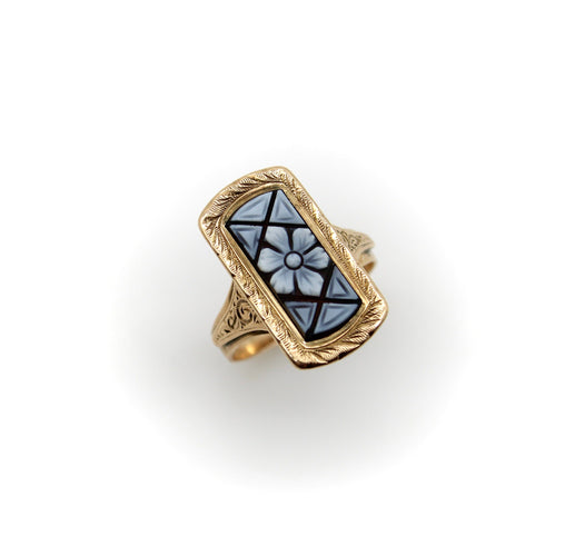 Bague 52 Bague victorienne en or jaune et agate sculptée 58 Facettes