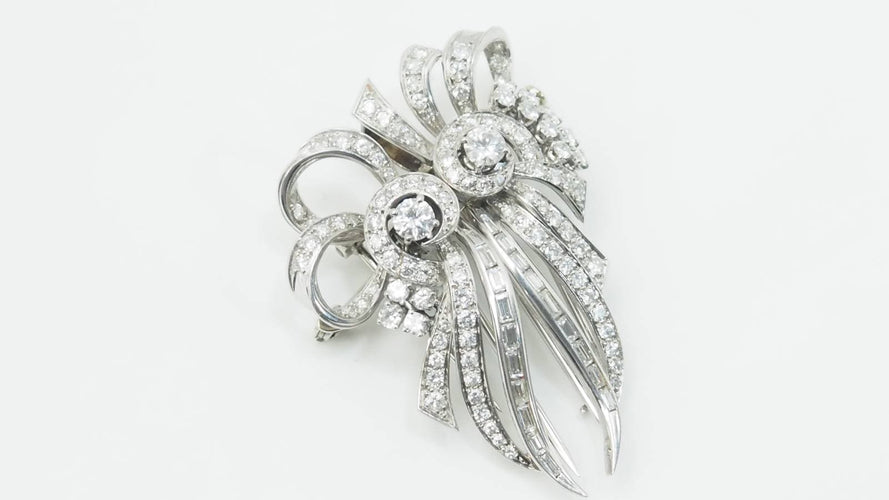 Boucles d'oreilles Broche Art déco double clips en or blanc et platine, diamants 58 Facettes 32946