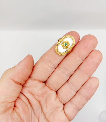 Bague 50.5 Bague marquise vintage or plaque de nacre, marguerite, émeraude et diamants 58 Facettes A03995